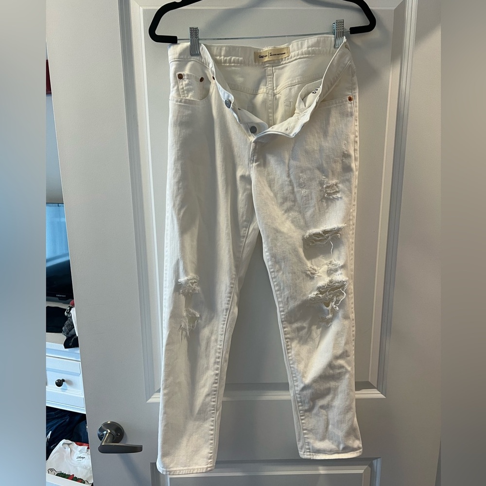 GAP White Distressed Denim Jeans